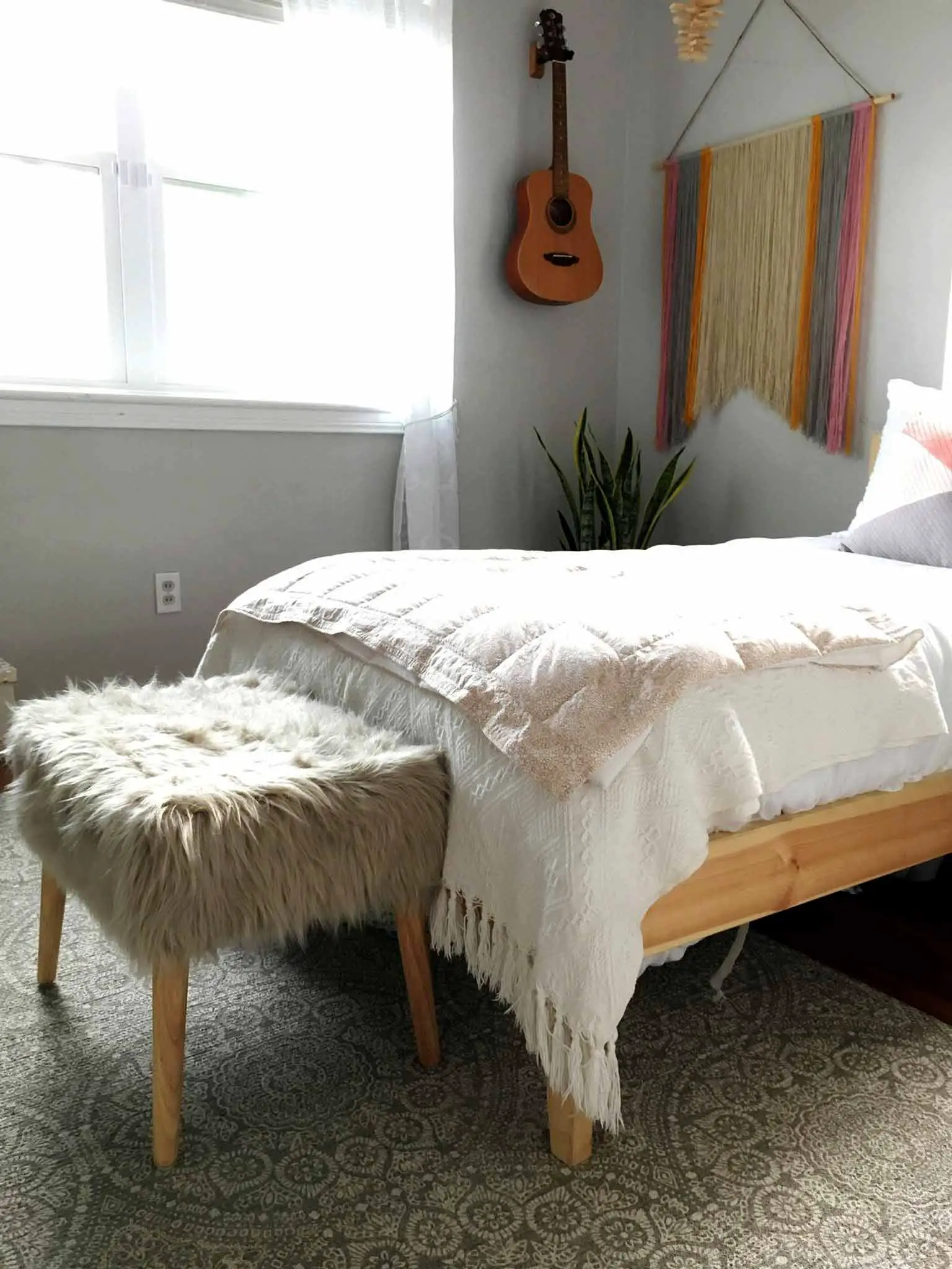 White bedding with a weighted blanket - modern boho tween bedroom - That Homebird Life Blog