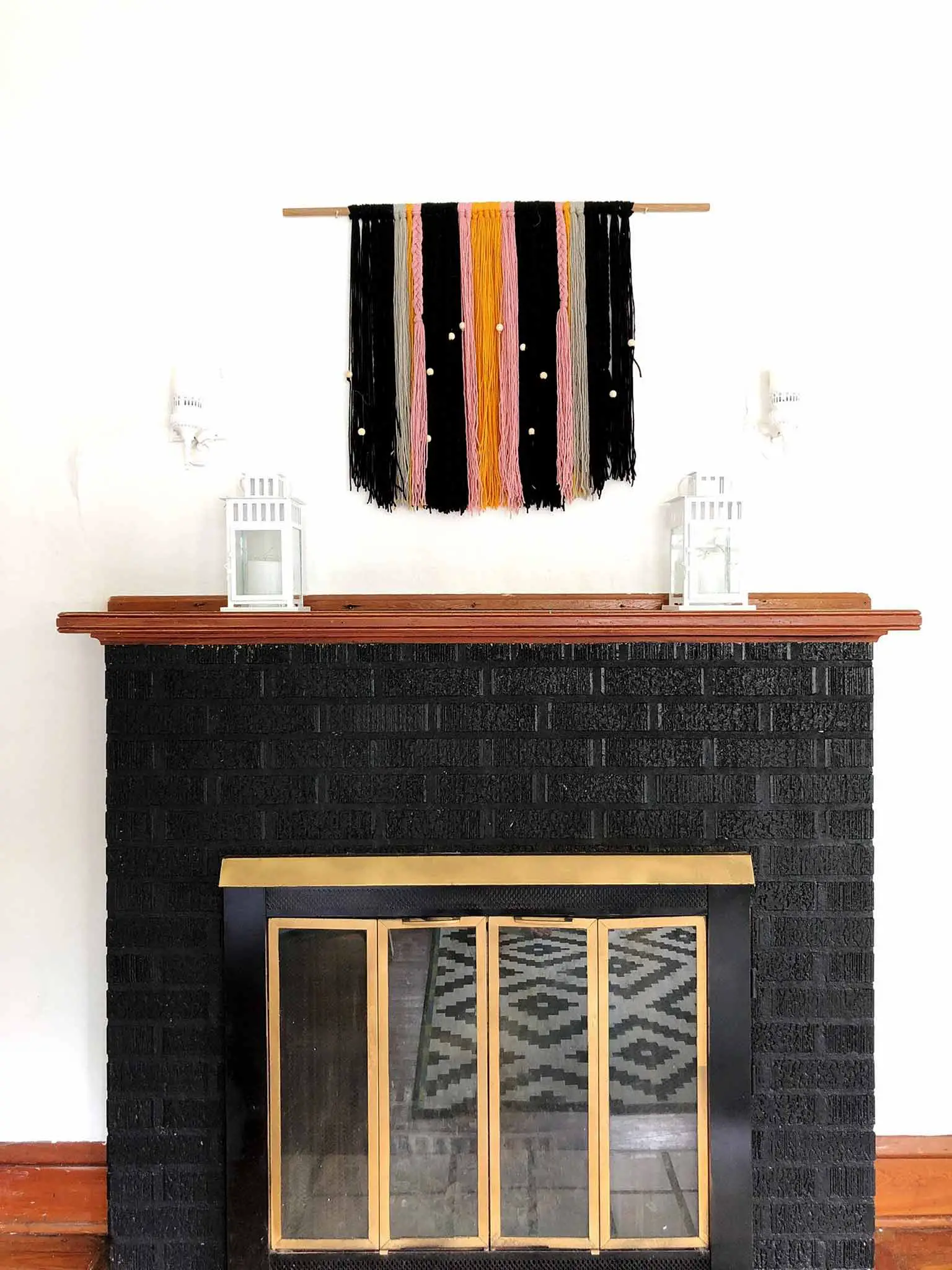 Yarn Wall hanging - Modern minimalist room makeover on a budget - That Homebird Life Blog