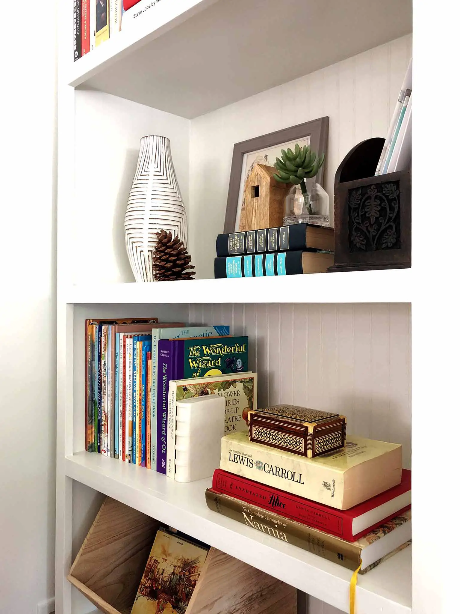 Built-in book shelf - How to Declutter, Organize and Style Kids' Books - That Homebird Life Blog