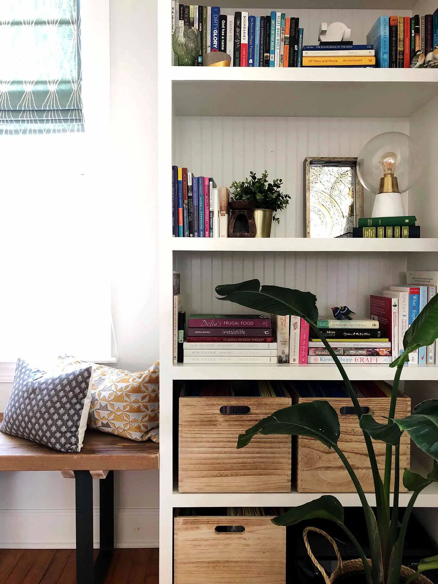 Layered and cozy living room - built-in shelving - That Homebird Life Blog