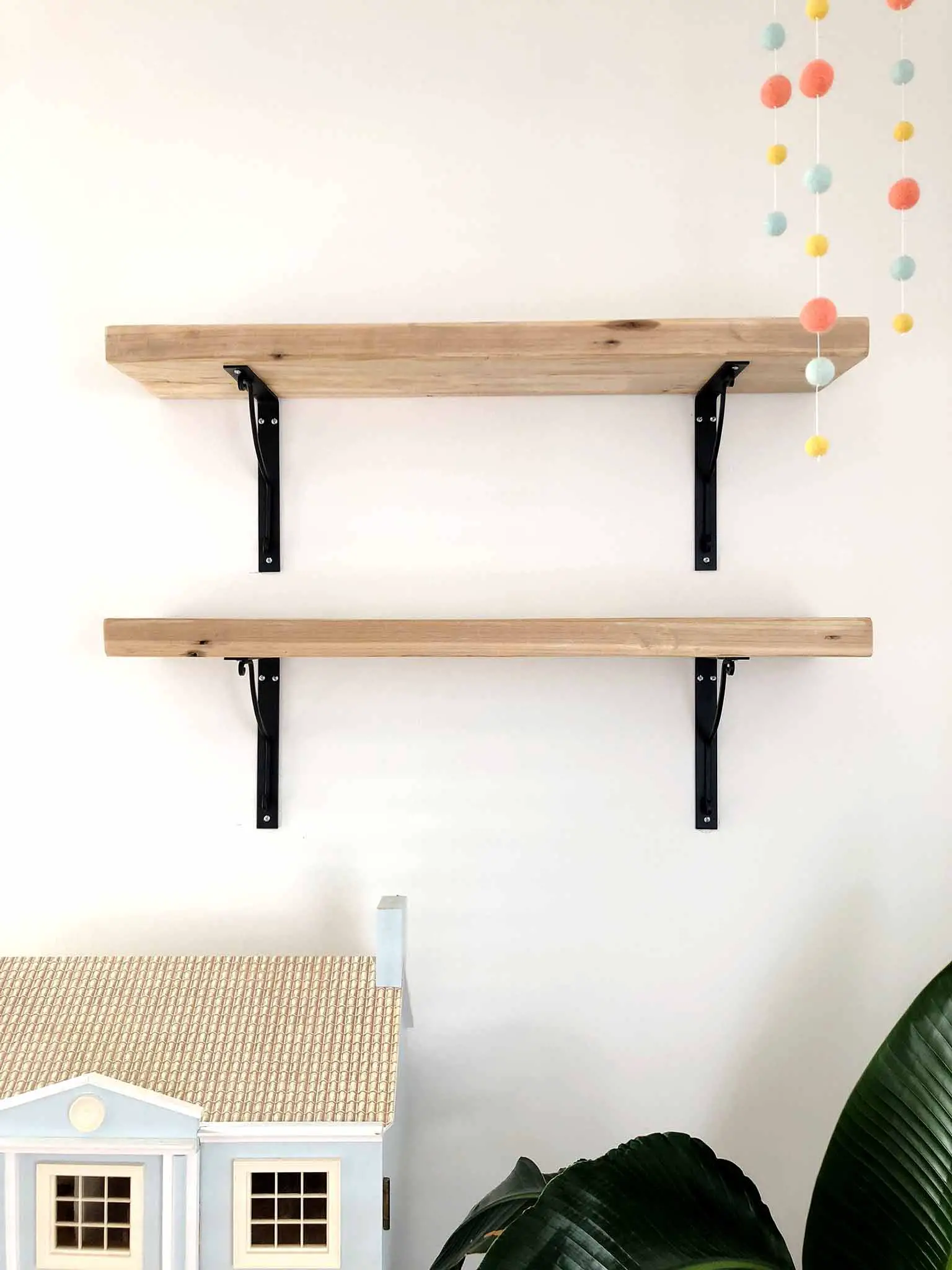 Making wall shelves out of reclaimed wood - Guest Participant of the One Room Challenge - That Homebird Life Blog