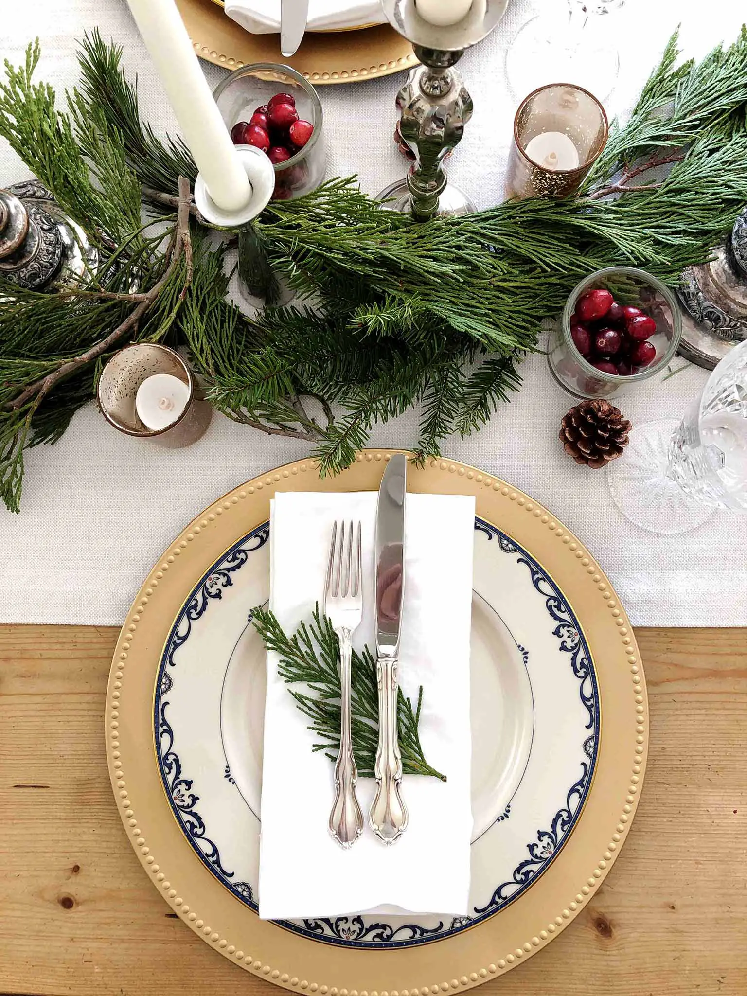 Vintage silverware | How to Create a Beautiful Tablescape on a Budget | That Homebird Life Blog #christmasdecor #tablescape