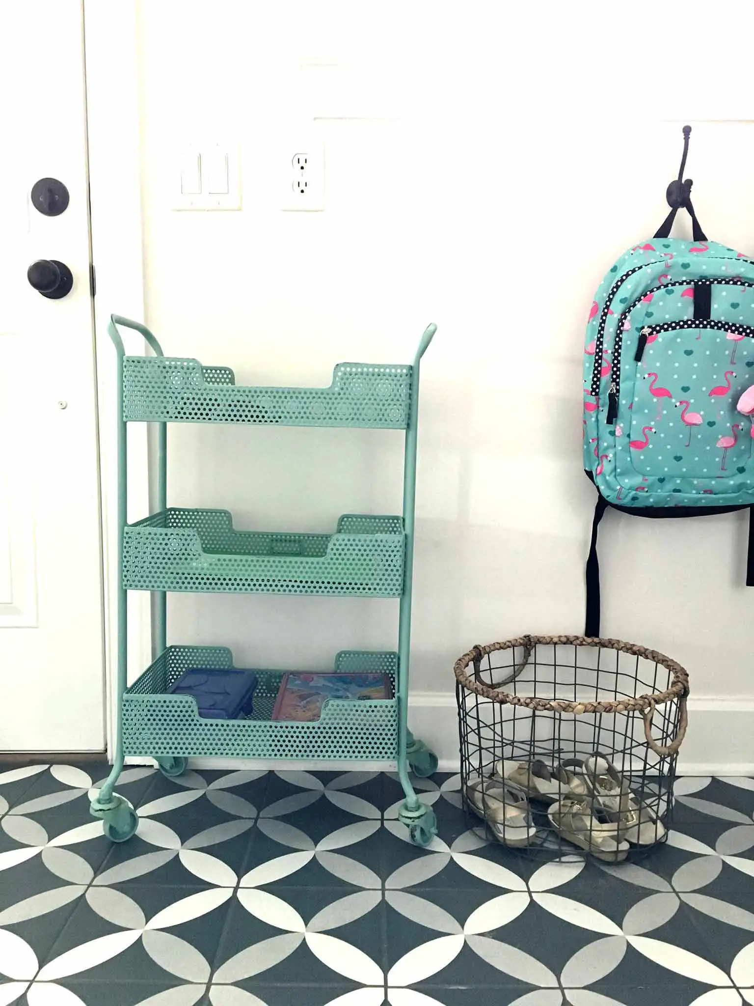 Rolling cart storage for entryway | 14 of My Favorite Products to Help You Organize What's Left After Decluttering | That Homebird Life Blog | #organization #organizationideas