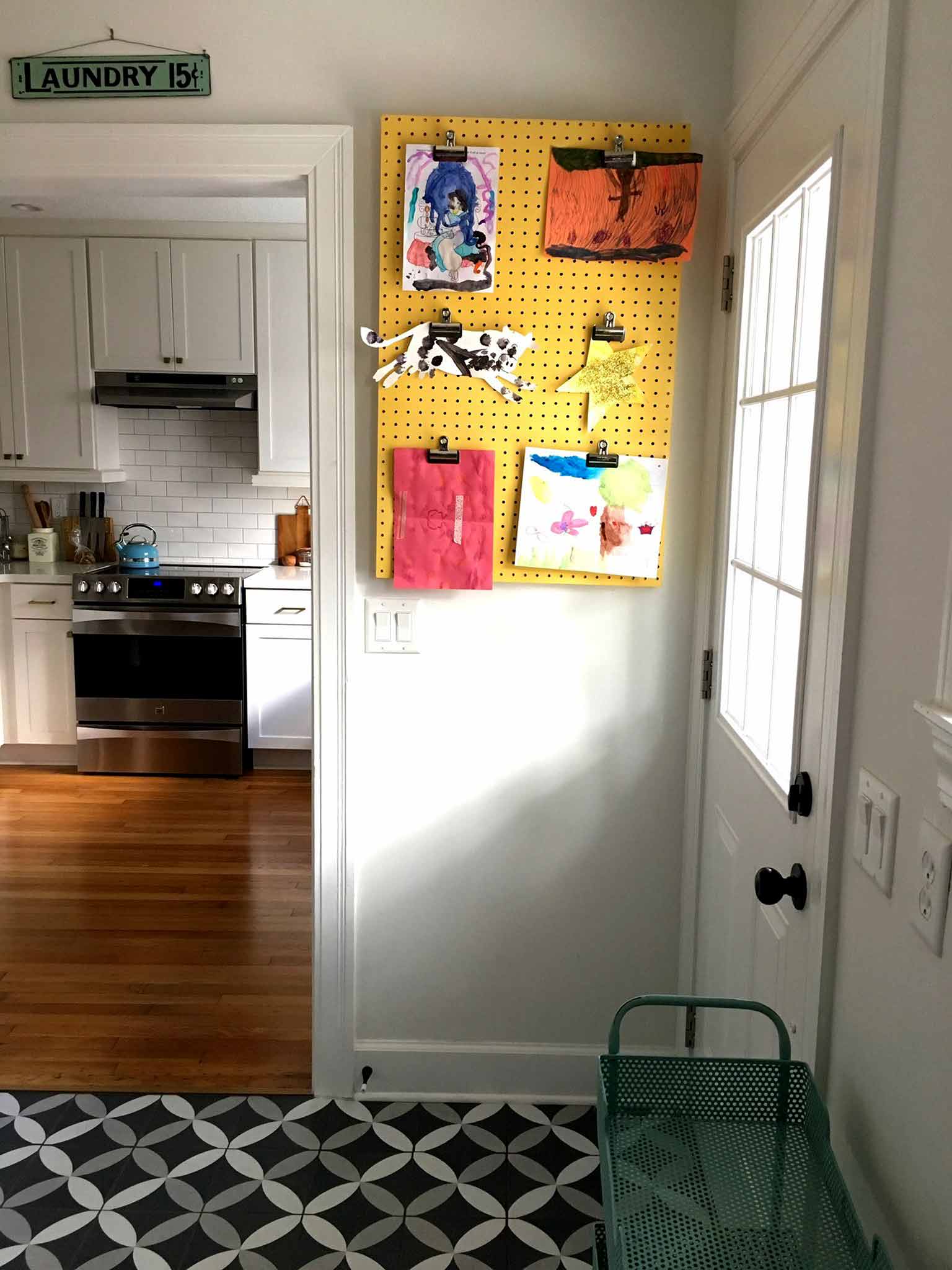 How to Organize Your Kids' Artwork and Keep it that Way!