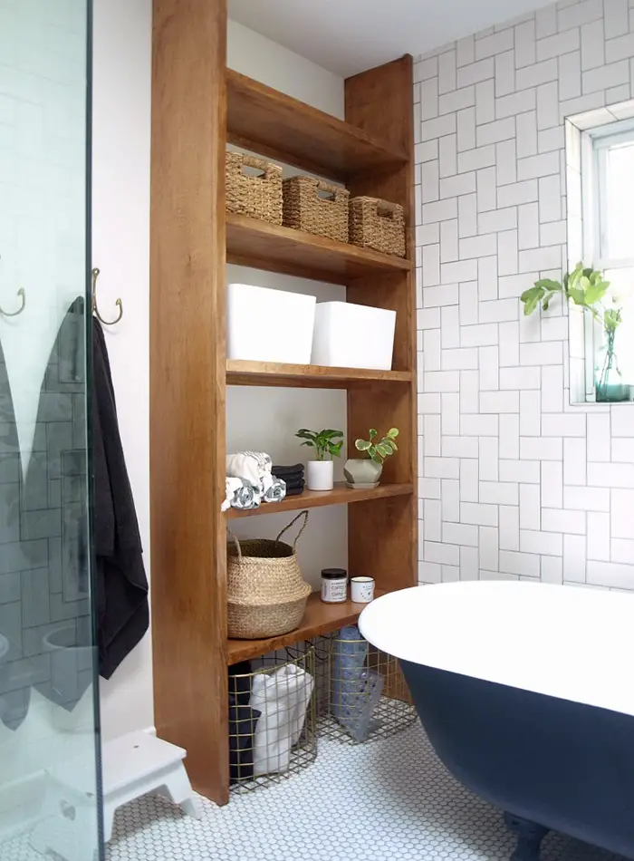 Bathroom shelving and storage baskets - simple ways to style a bathroom - That Homebird Life Blog