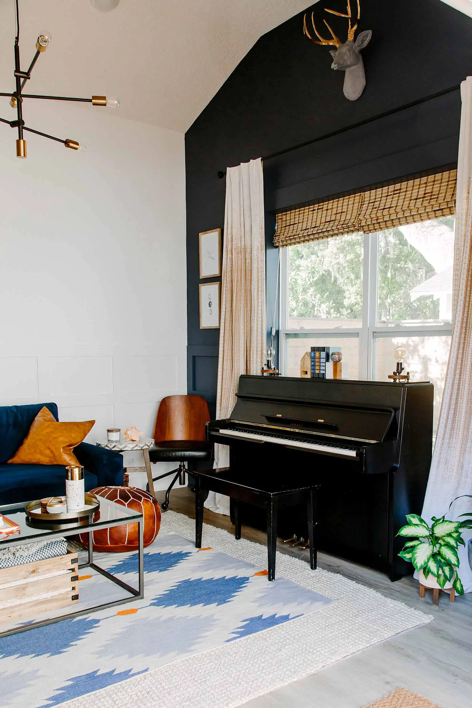 Mid-century modern guest house with a boho/eclectic twist - The Guest House Reveal - That Homebird Life Blog