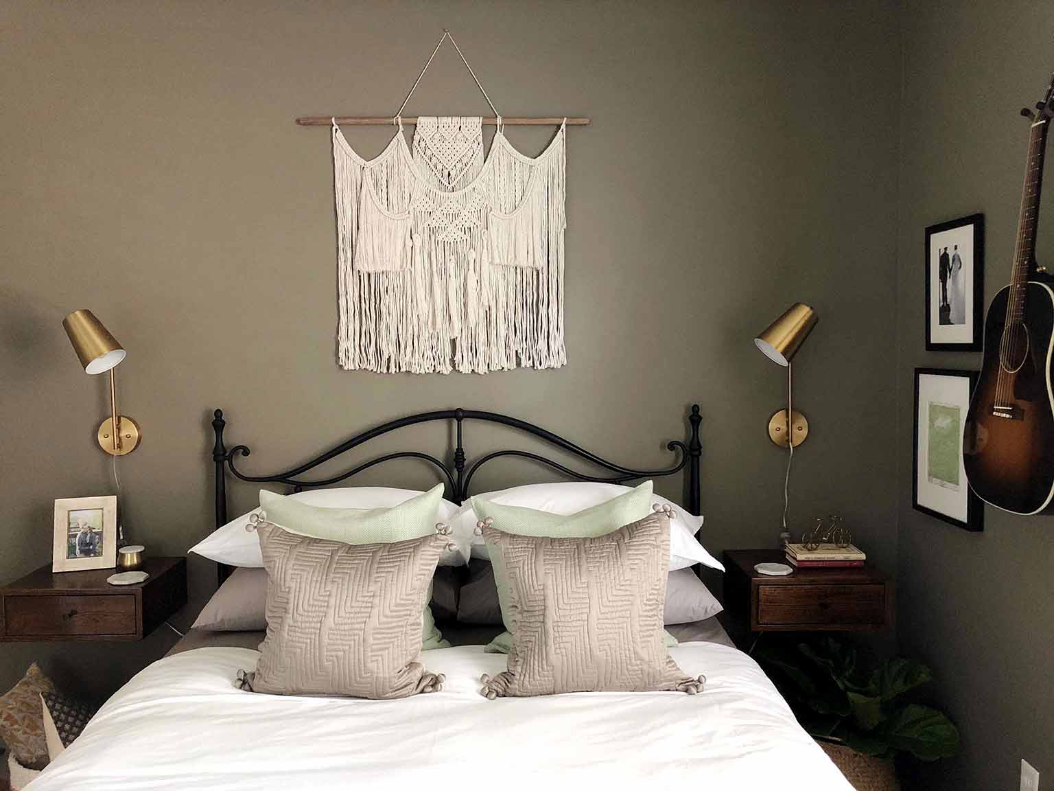 Mid Century Modern Boho Master Bedroom Reveal - The One Room Challenge - That Homebird Life Blog