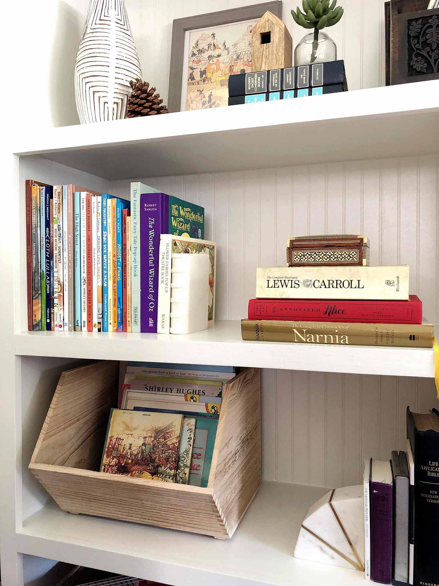 How to Declutter, Organize and Style Kids' Books