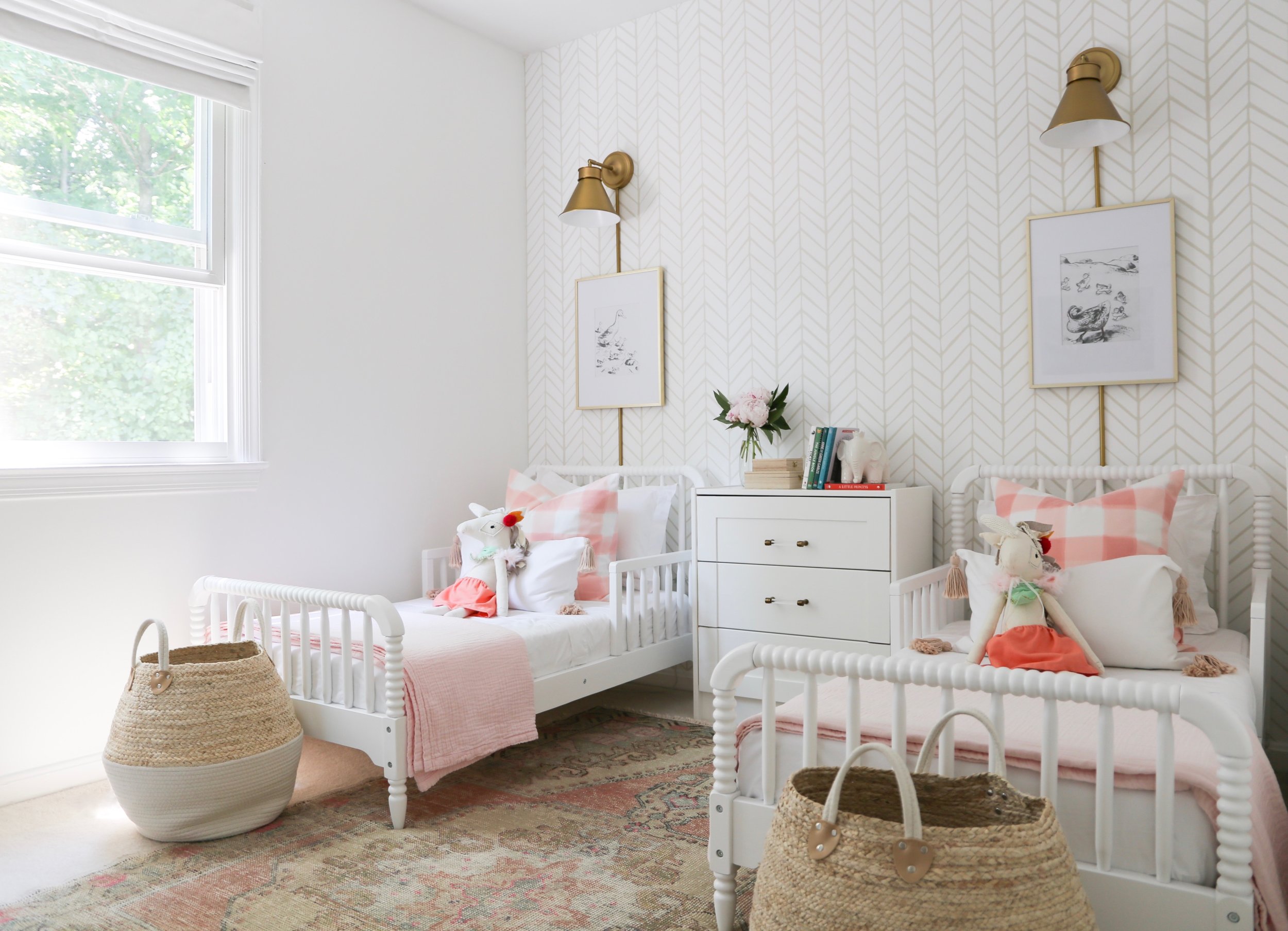 Inspiration for Girls' Bedroom - Guest Participant of the One Room Challenge - That Homebird Life Blog