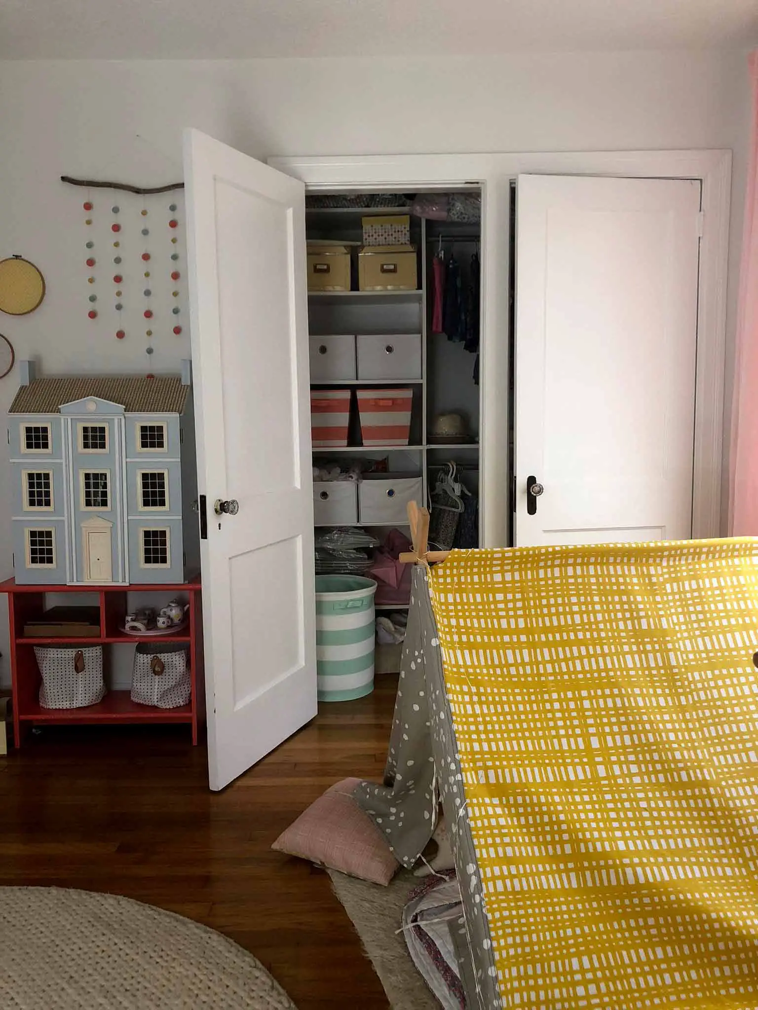 Girls' Bedroom Before - Guest Participant of the One Room Challenge - That Homebird Life Blog