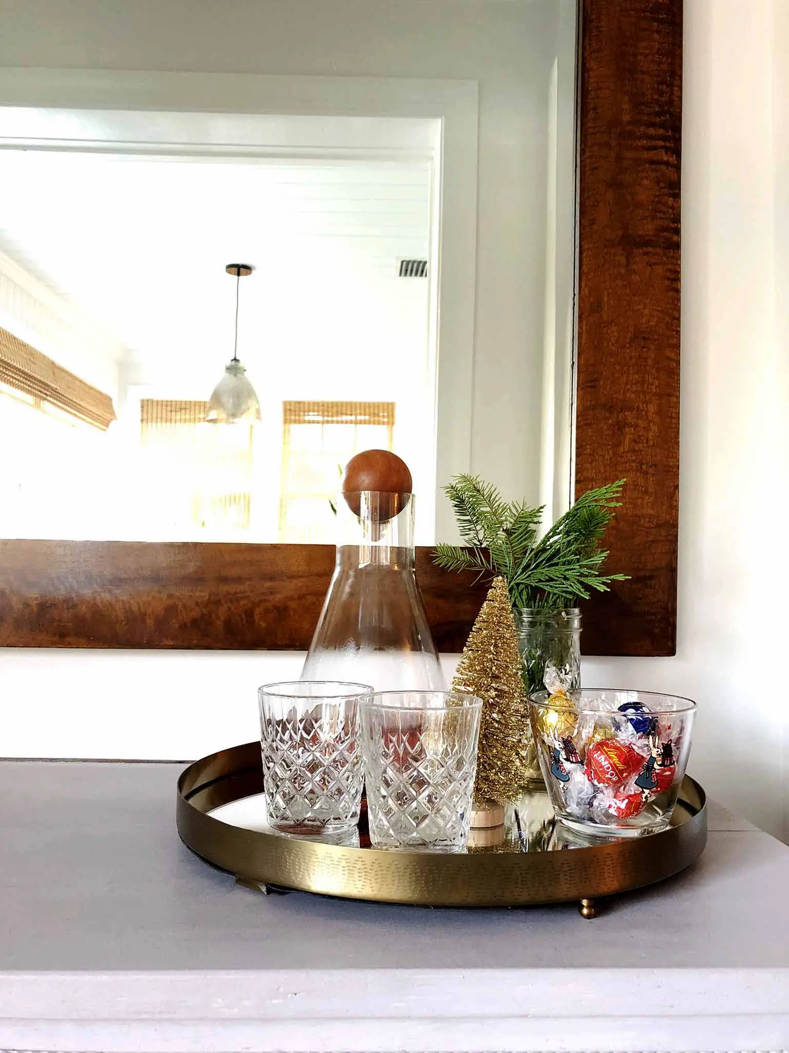Drinks tray - Simple Yet Cozy Christmas Decor - That Homebird Life Blog #christmasdecor #christmasinspiration