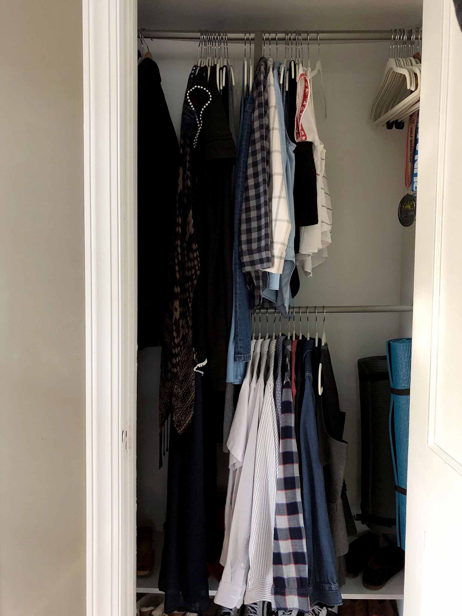 https://thathomebirdlife.com/content/images/2020/04/05-konmari-method-organize-declutter-file-fold-clothing.jpg