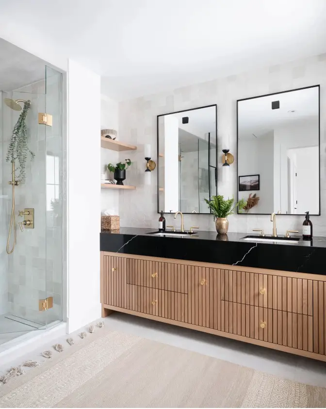 Light & Bright Main Bathroom Design