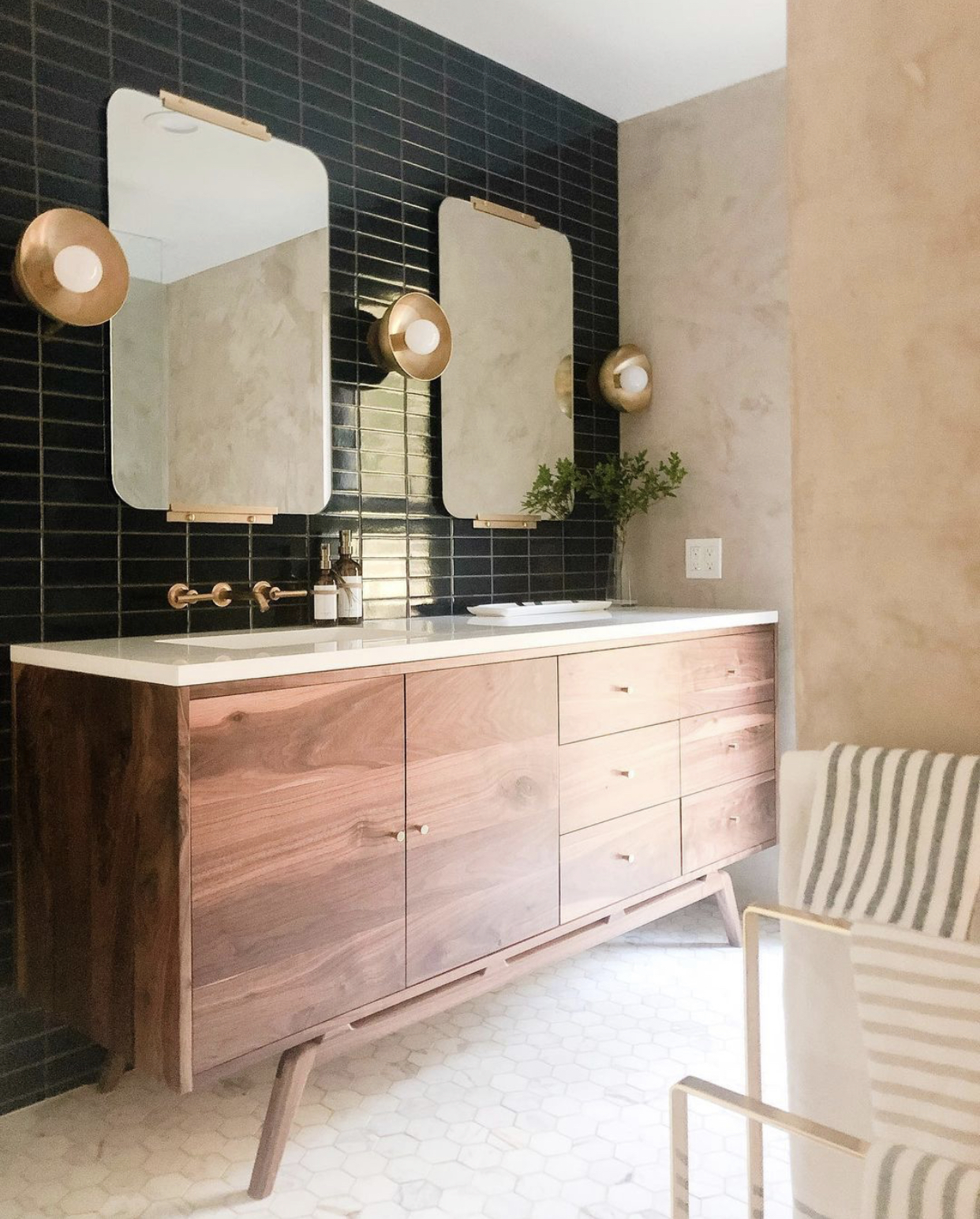 Six Design Tips for Mixing Metals in the Bathroom