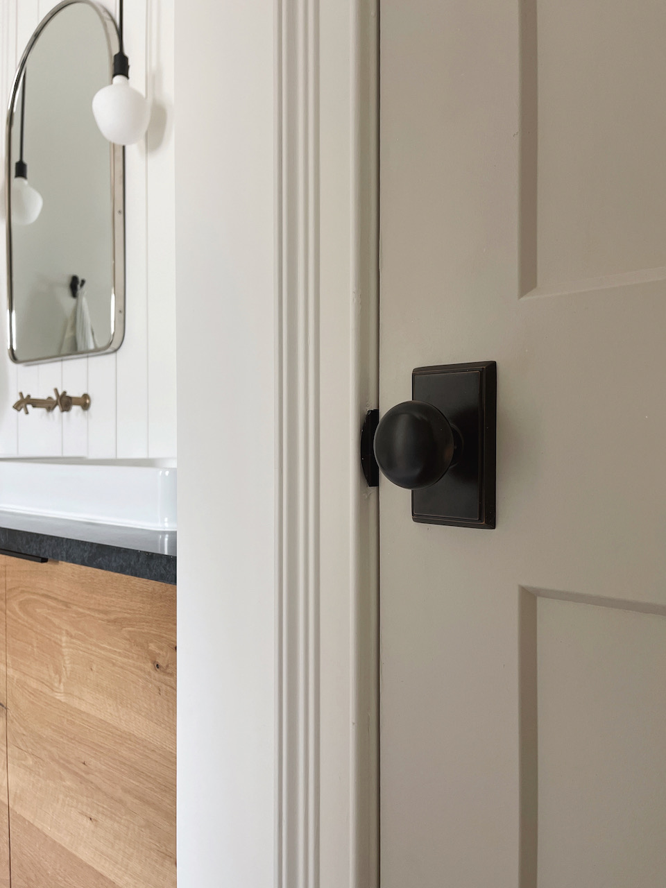 5 Tips When Choosing Door Hardware – Kadilak Homes